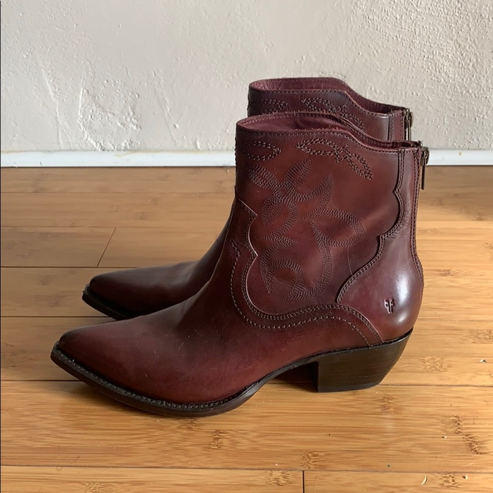 Frye Sacha Chelsea Ankle Boots 9